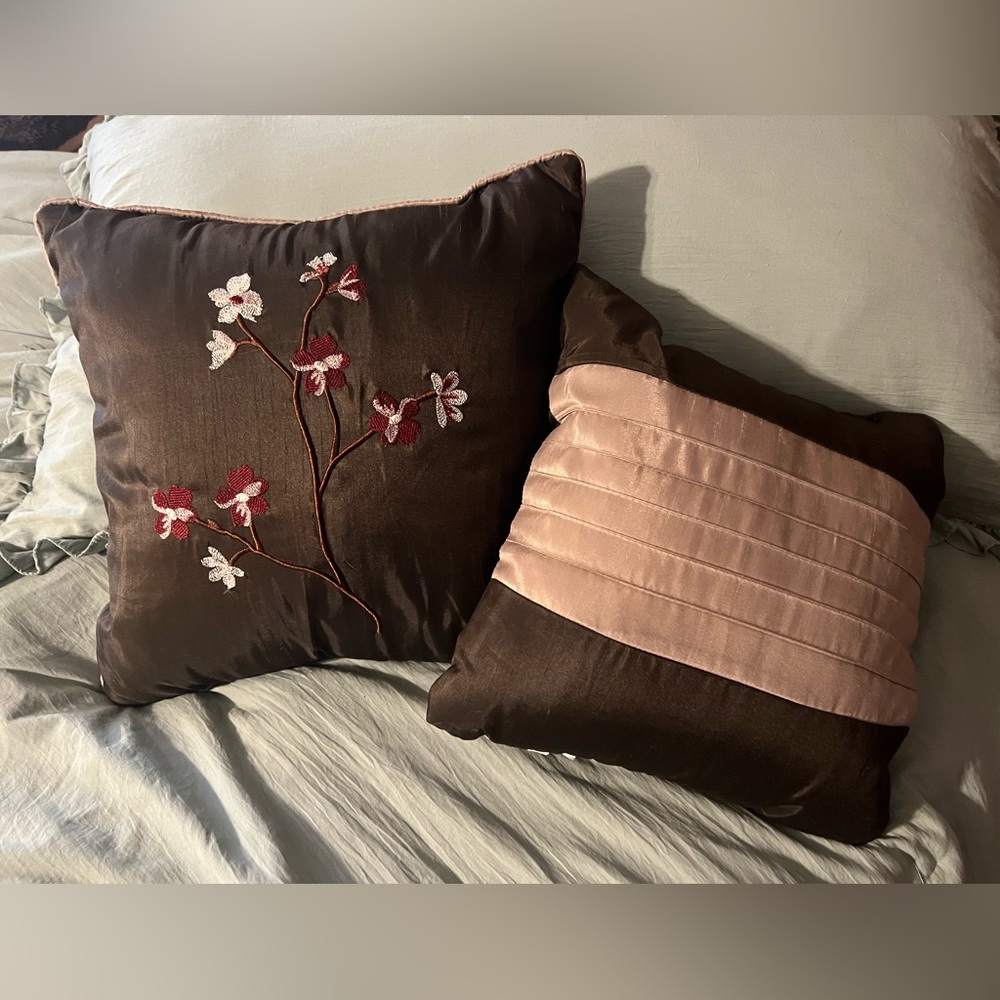 Decorative throw pillows (small, for a bed)